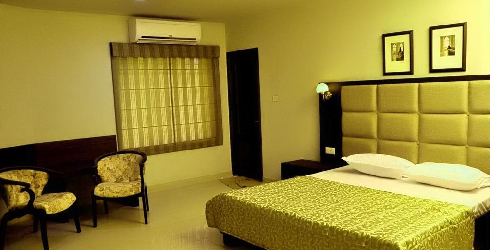 Hotel Monarch Кожикоде Екстер'єр фото